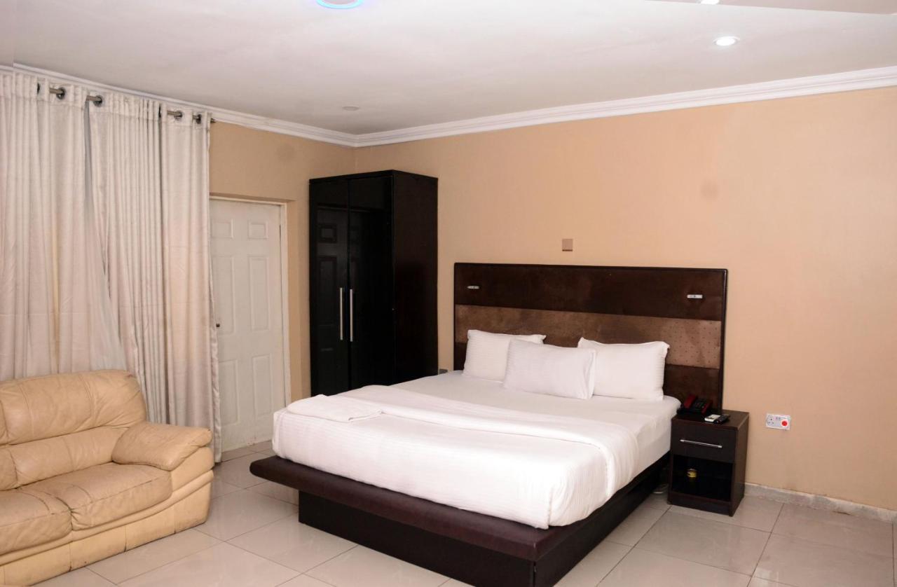 Connecting Lagos Suites Luaran gambar