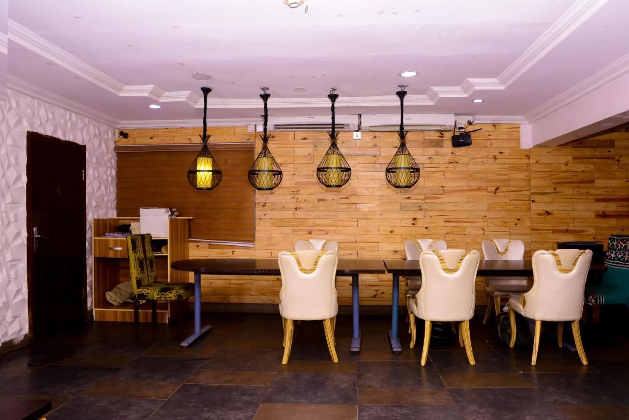 Connecting Lagos Suites Luaran gambar