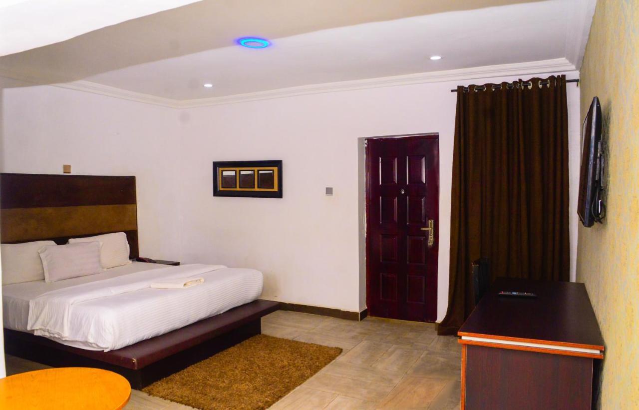 Connecting Lagos Suites Luaran gambar