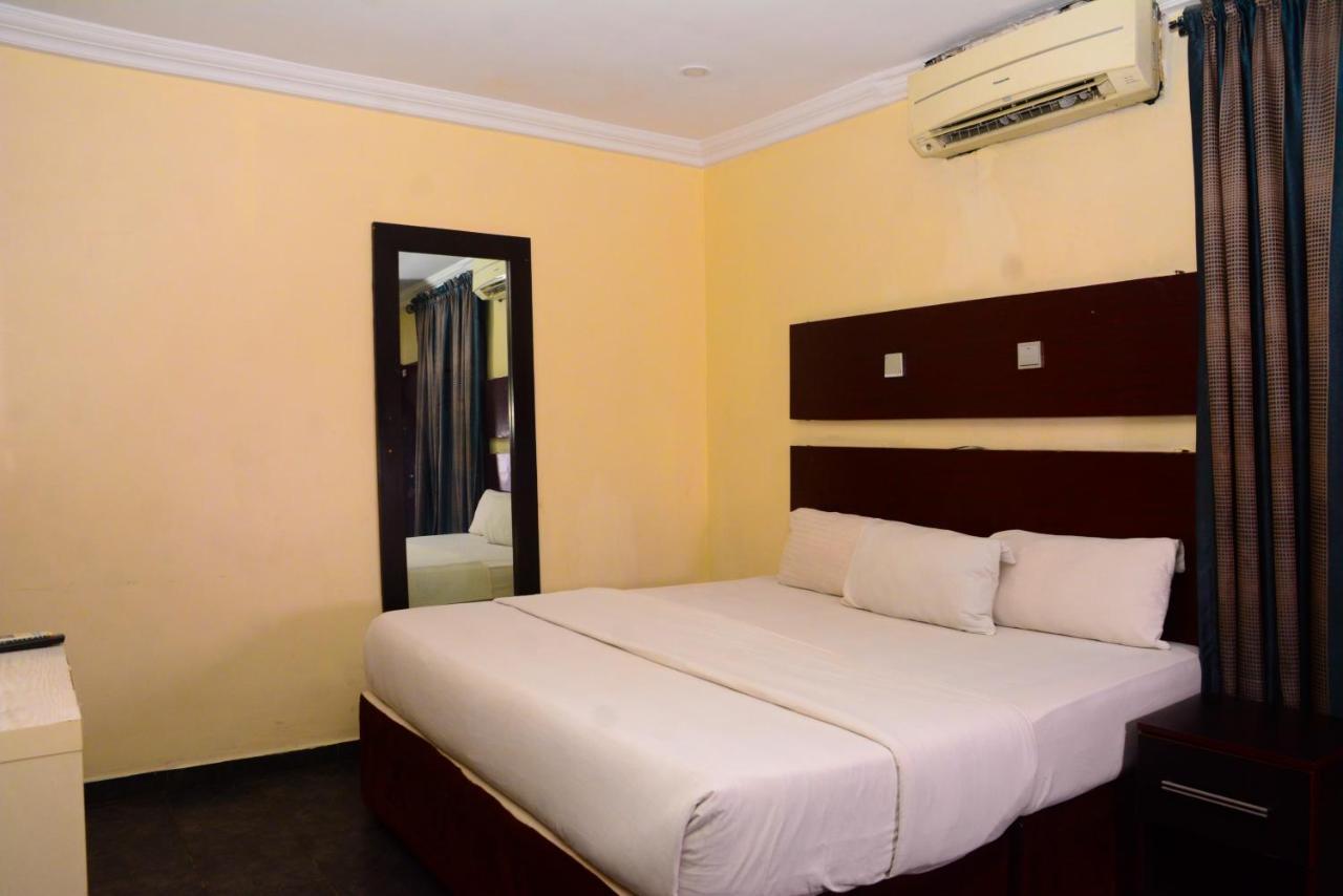 Connecting Lagos Suites Luaran gambar