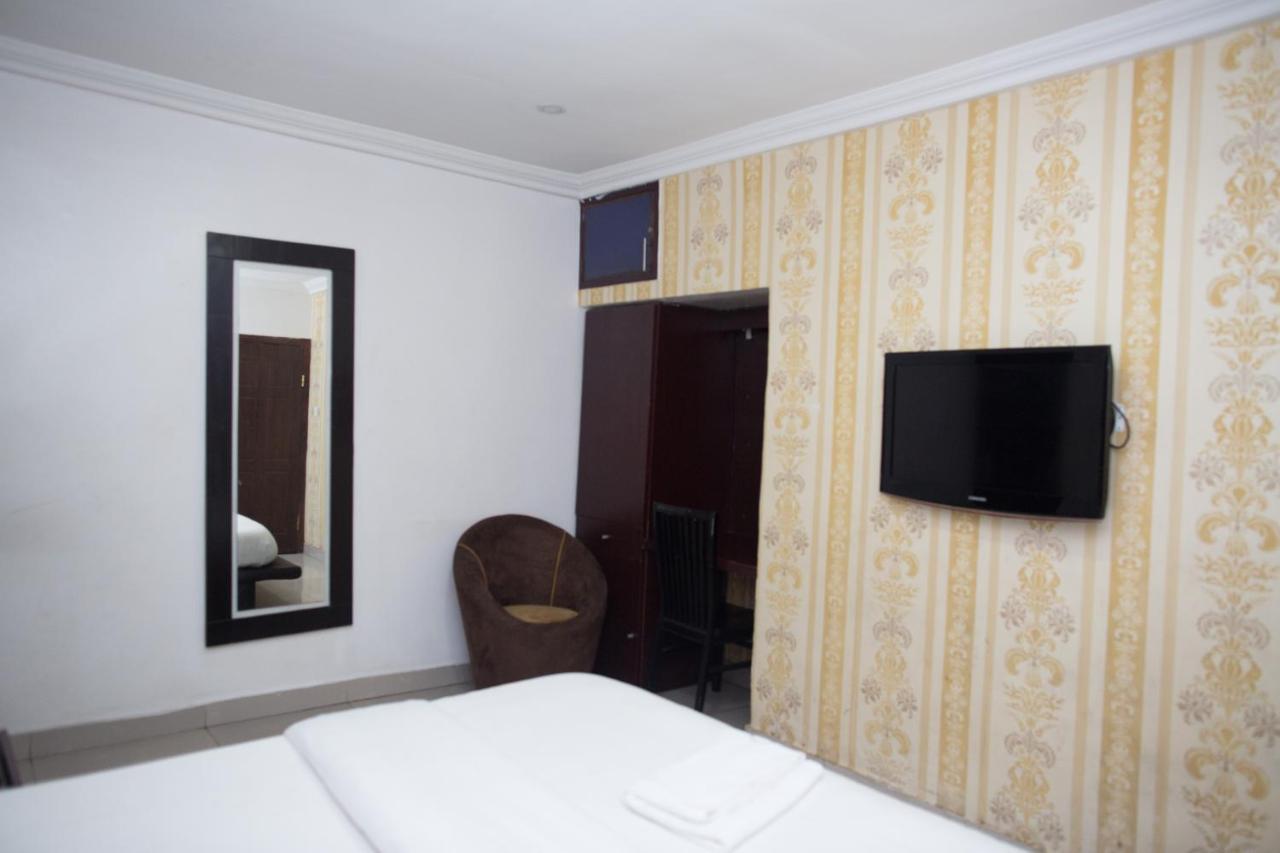 Connecting Lagos Suites Luaran gambar